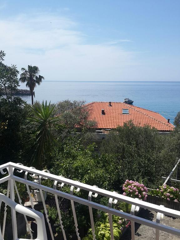 Apartments Andus Sveti Stefan Buitenkant foto